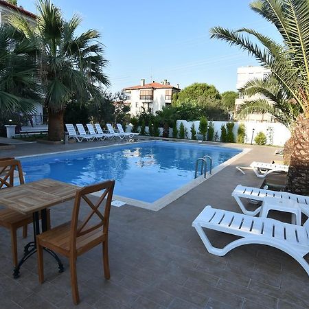 Uzunhan Hotel Айвалык Экстерьер фото