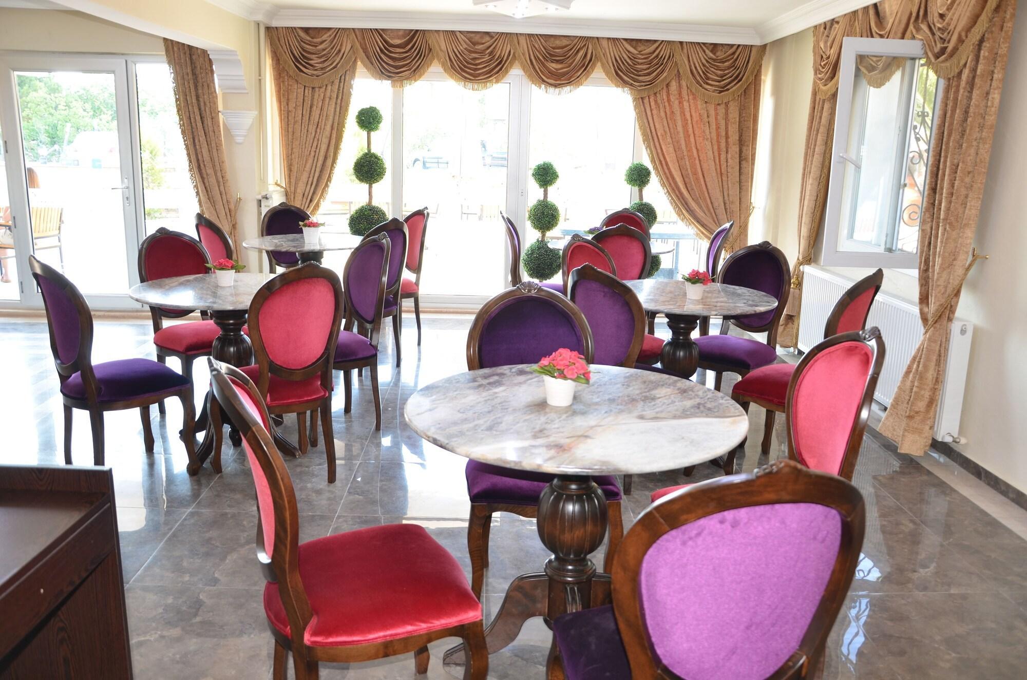 Uzunhan Hotel Айвалык Экстерьер фото