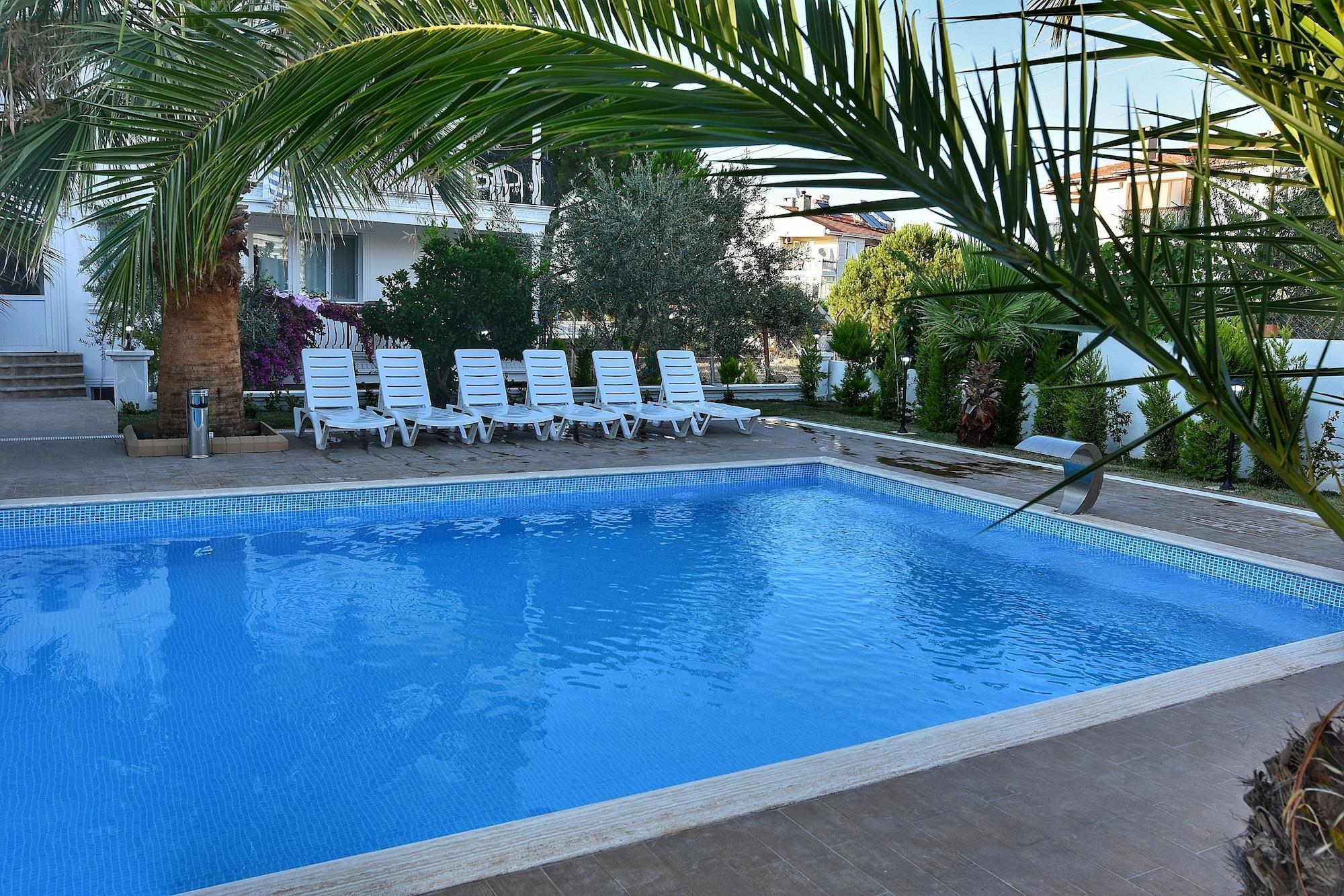 Uzunhan Hotel Айвалык Экстерьер фото