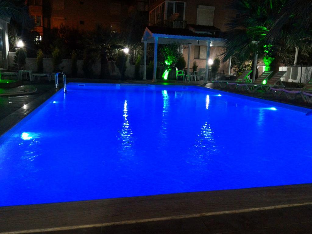 Uzunhan Hotel Айвалык Экстерьер фото