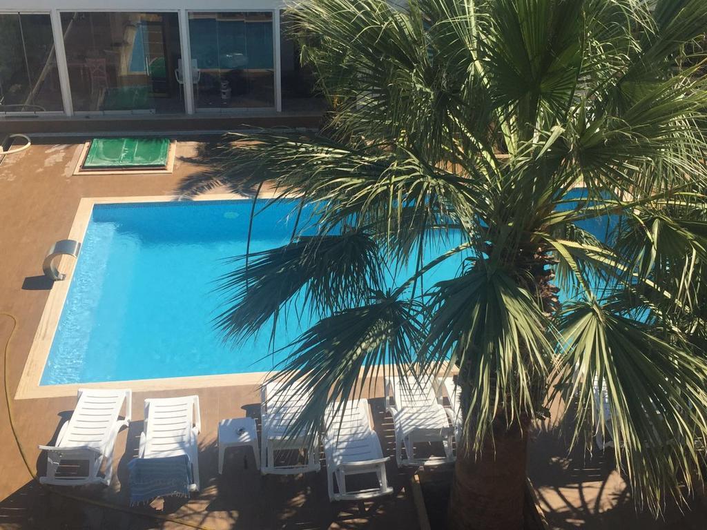 Uzunhan Hotel Айвалык Экстерьер фото