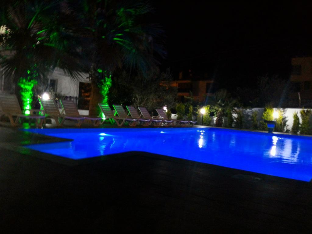 Uzunhan Hotel Айвалык Экстерьер фото