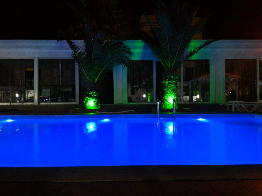 Uzunhan Hotel Айвалык Экстерьер фото