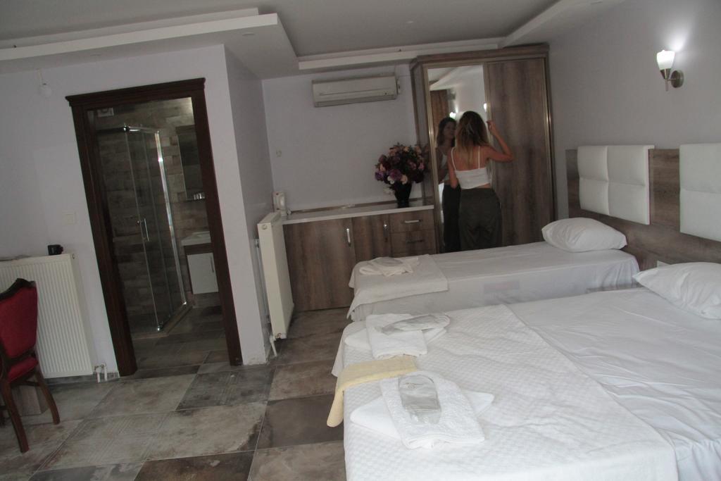 Uzunhan Hotel Айвалык Экстерьер фото