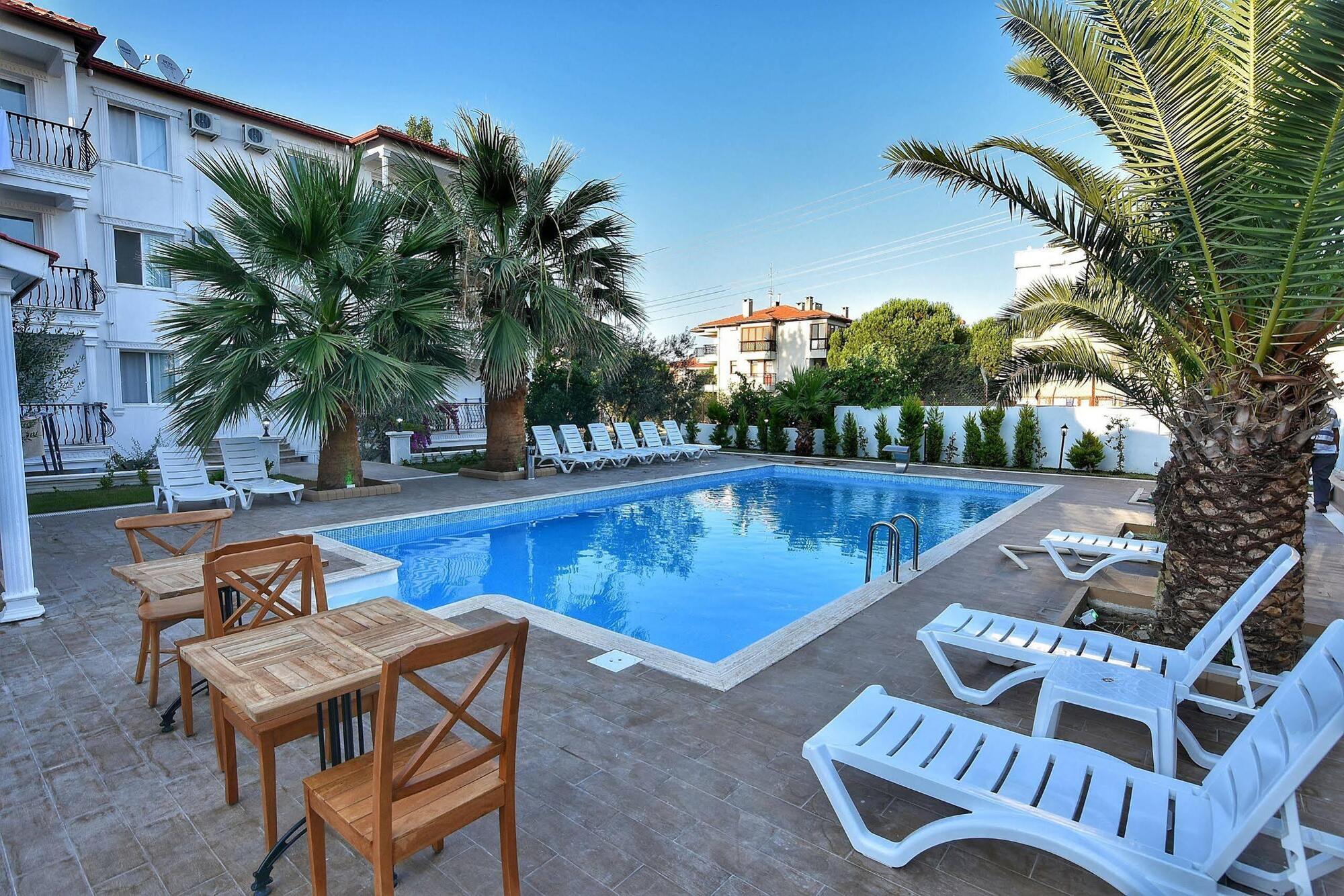 Uzunhan Hotel Айвалык Экстерьер фото