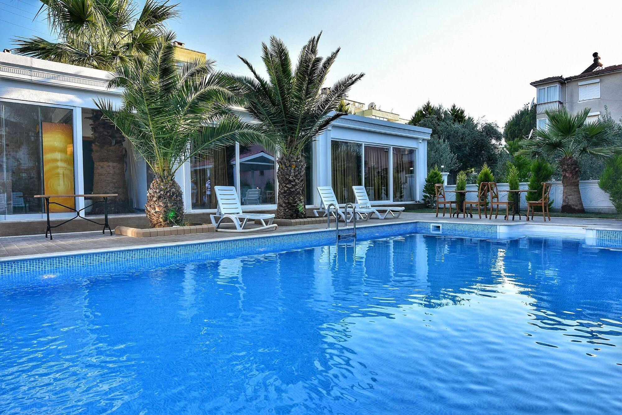Uzunhan Hotel Айвалык Экстерьер фото